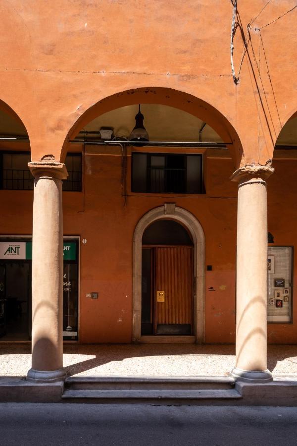 Bologna Suite Centre City Bagian luar foto