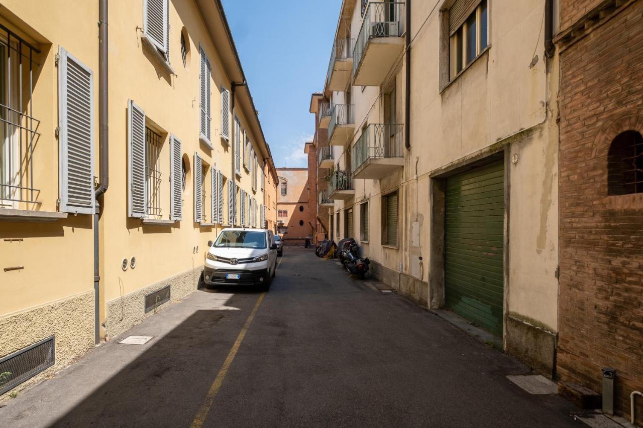Bologna Suite Centre City Bagian luar foto